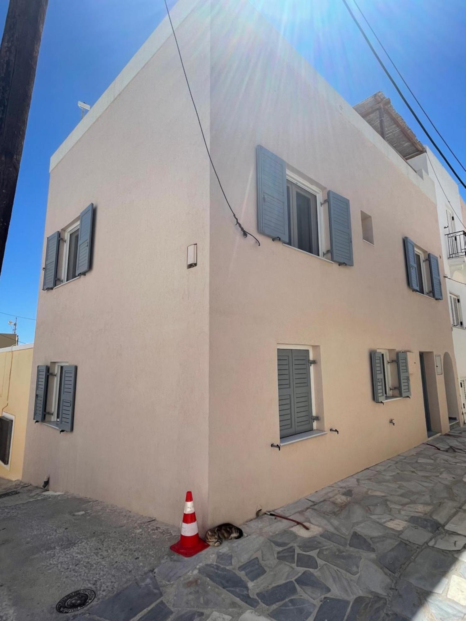 Modern & Comfortable House In The City Center Ermoupoli Exterior foto