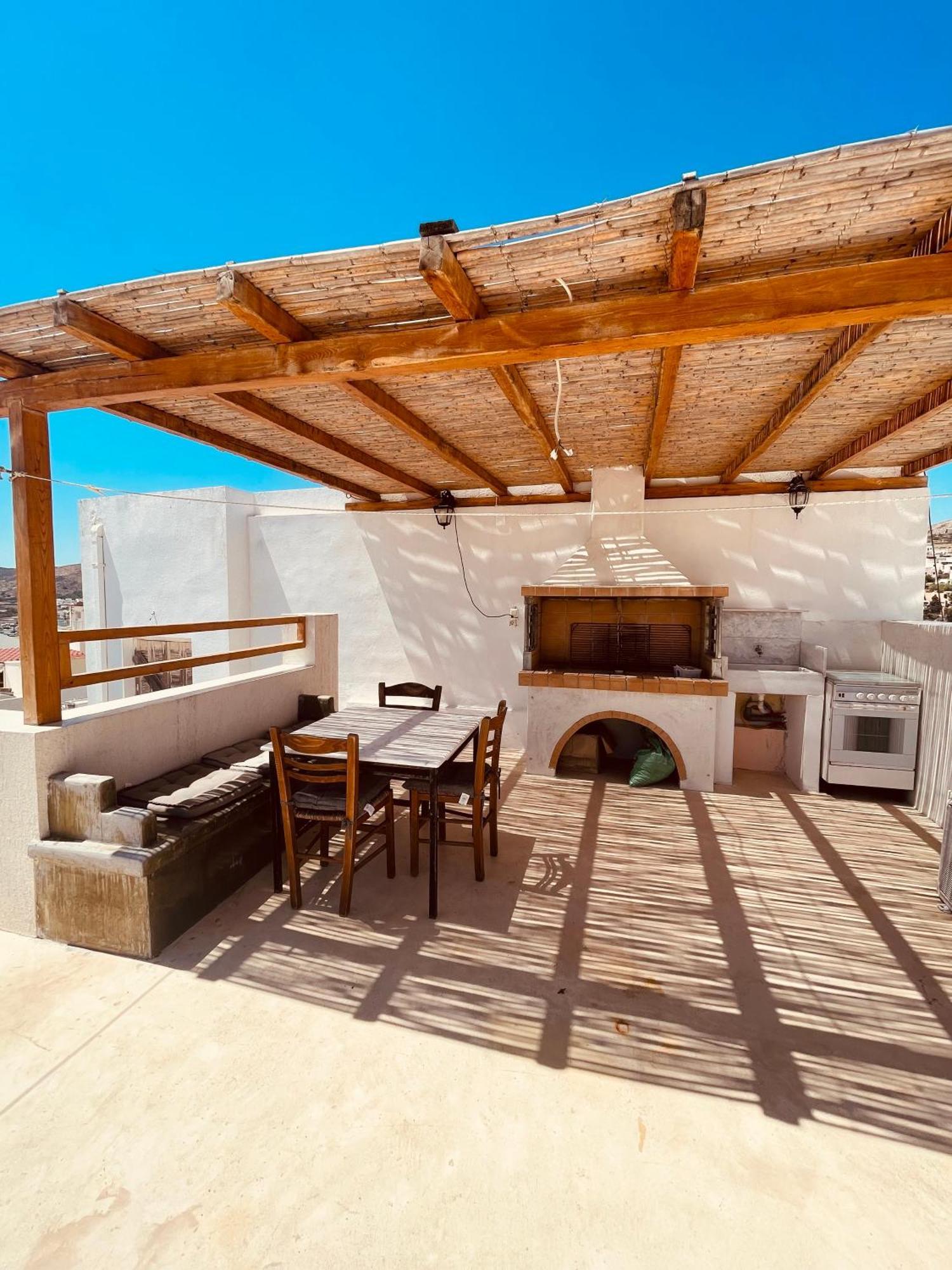 Modern & Comfortable House In The City Center Ermoupoli Exterior foto